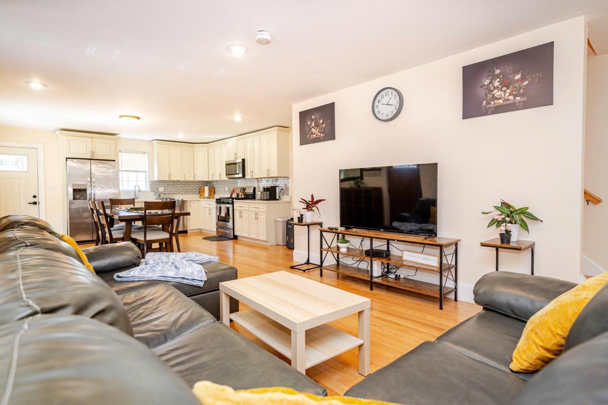 Apartamento 37 - 3Br Quincy - Cozy Townhouse Near Blue Hills Exterior foto