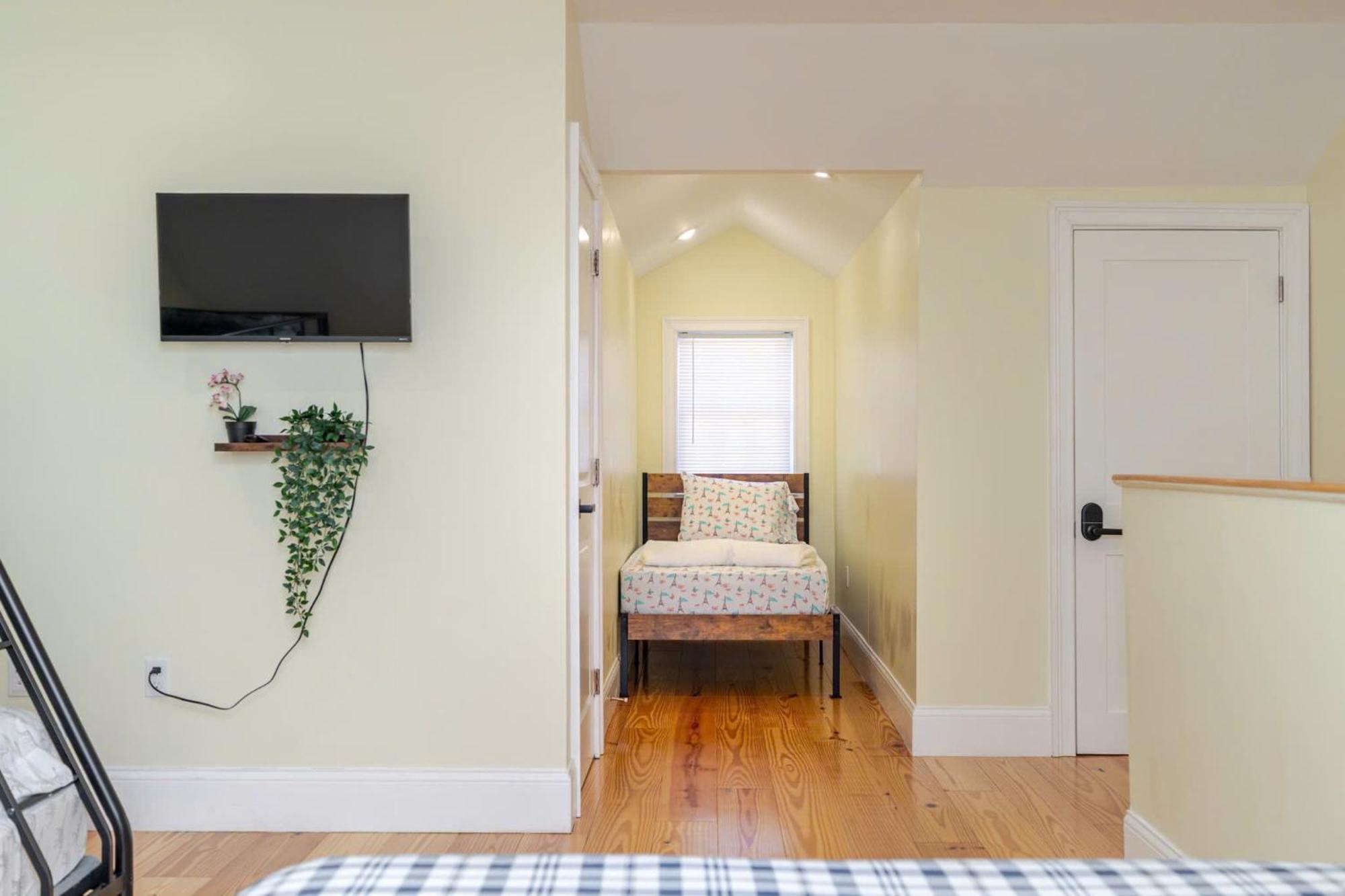 Apartamento 37 - 3Br Quincy - Cozy Townhouse Near Blue Hills Exterior foto